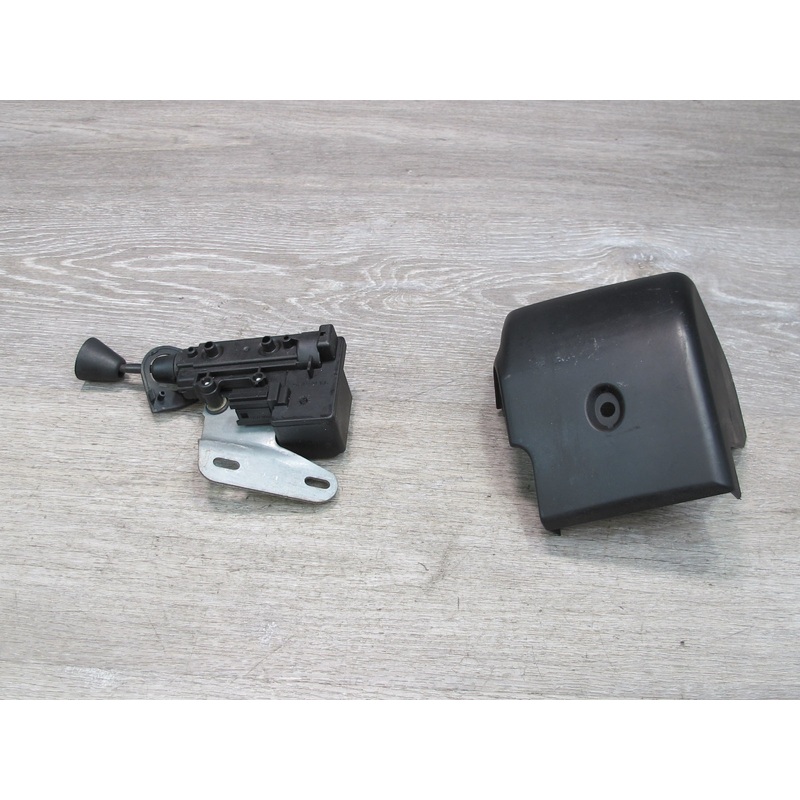 2001-2006 BMW E46 Coupe Rear Left Quarter POP OUT Window Actuator Trim Set