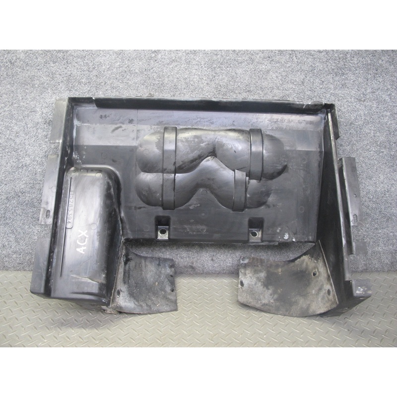 2004-2009 Cadillac XLR 4.6L Radiator Support Baffle Cover Air Duct 15285391
