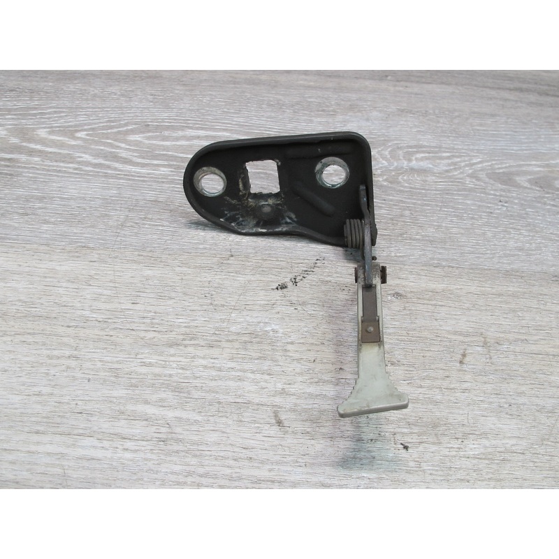75-85 Mercedes W123 Hood Open Release Latch Catch 1238800160 OEM