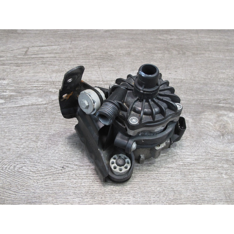 10-14 BMW E70 E71 X5M X6M S63 Auxiliary Coolant Water Pump 7584088 OEM