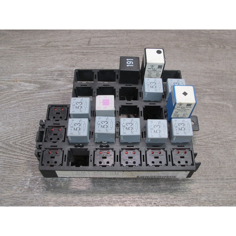 1999-2005 Porsche 911 Carrera 996 Power Distribution Fuse Relay Box Module UNI