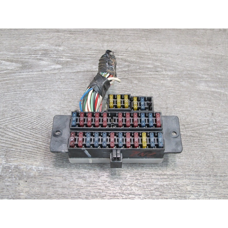 84-86 Nissan Z31 300ZX Junction Fuse Relay Box Module OEM