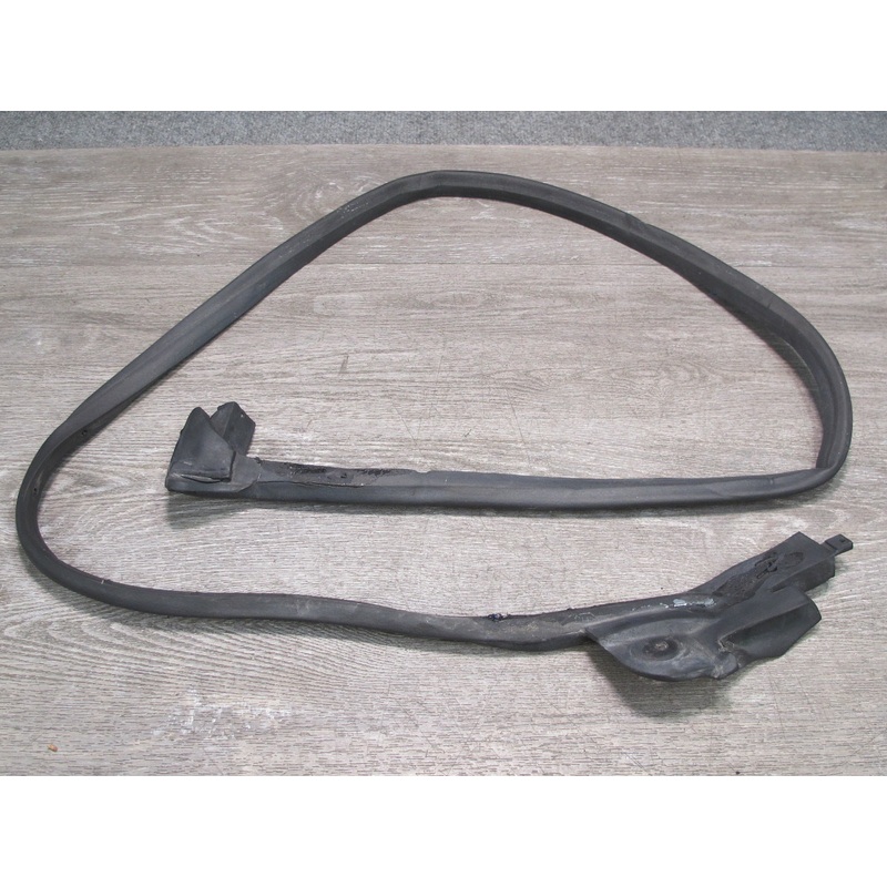 90-96 Chevrolet Corvette C4 Convertible Front Right Door Weatherstrip Seal OEM