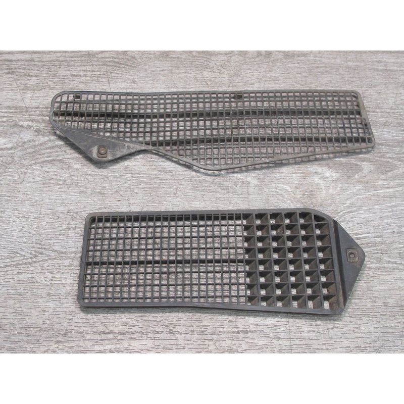 84-89 Nissan Z31 300ZX Set of 2 Front Left & Right Vent Cowl Grille OEM