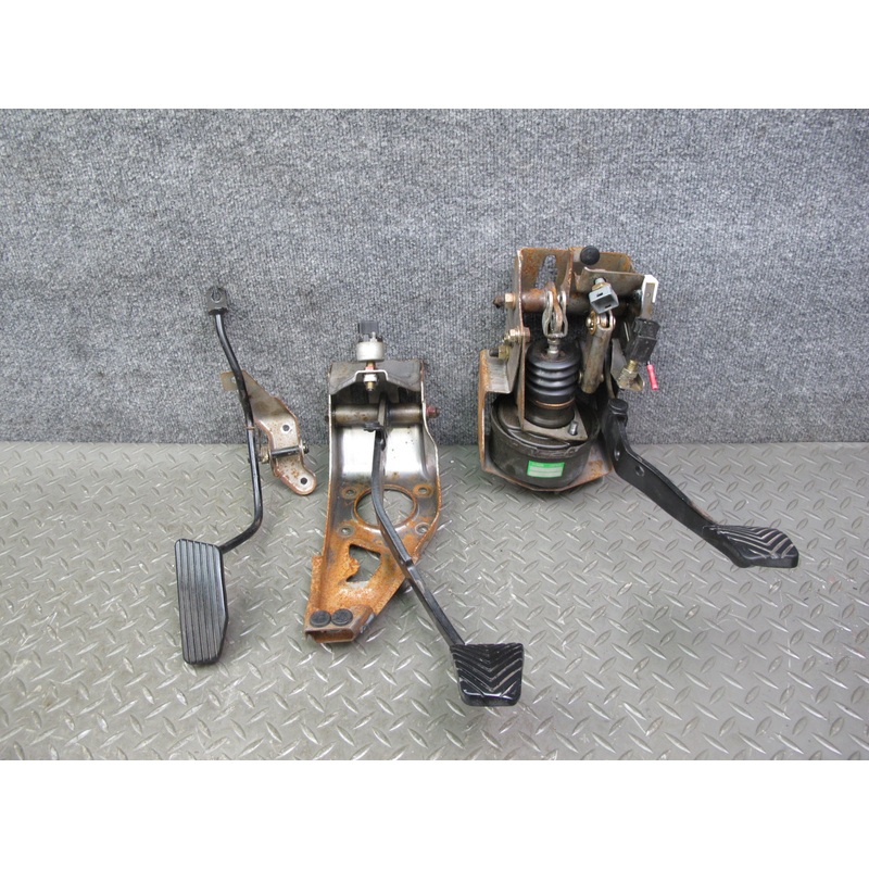 91-93 Mitsubishi 3000GT M/T Gas Acceleration Brake Clutch Pedal Set OEM