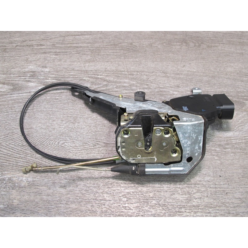 01-05 Lexus JCE10L IS300 Front Left Driver Door Lock Latch Actuator OEM