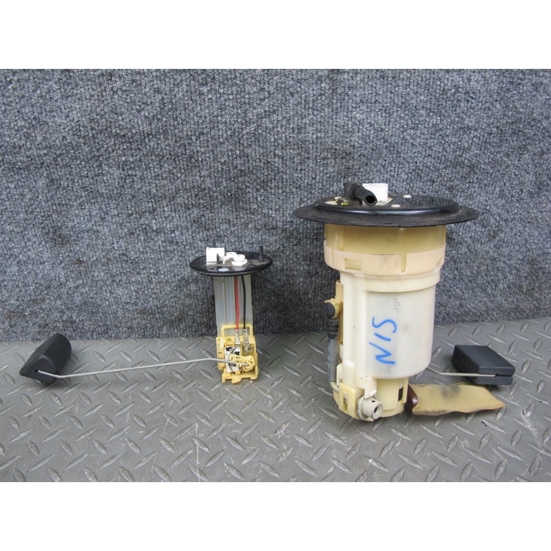 01-05 Lexus JCE10L IS300 Fuel Pump Level Sending Unit Assembly Set OEM