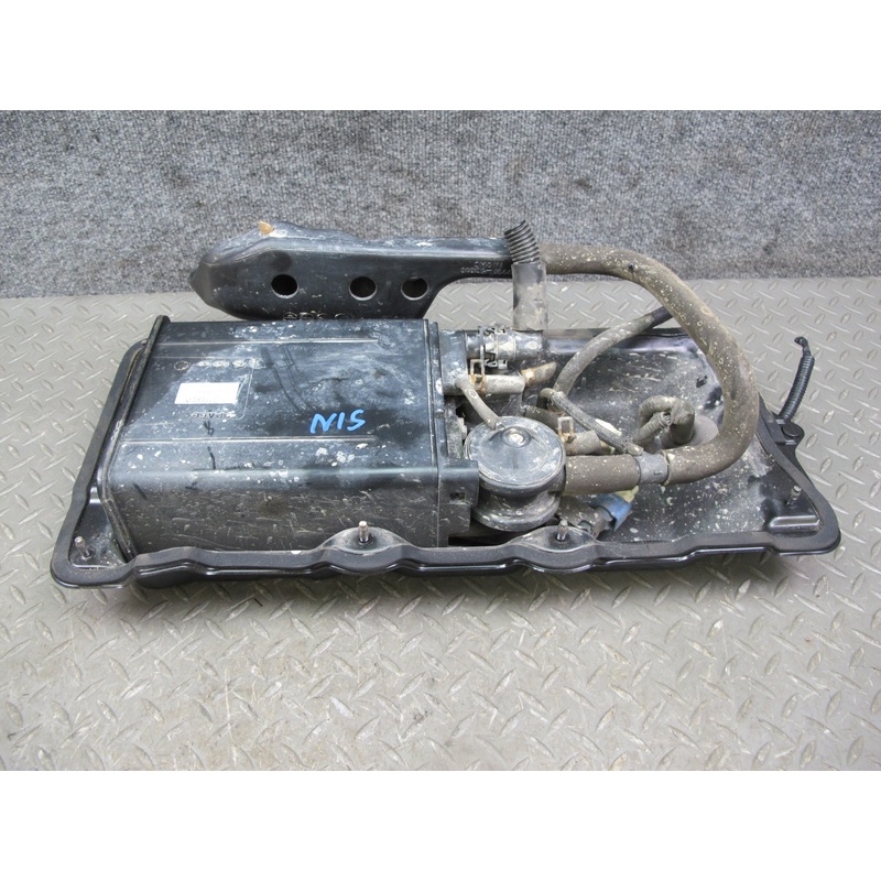 01-05 Lexus JCE10L IS300 Fuel Vapor Charcoal Canister w Housing 77704-53011 OEM