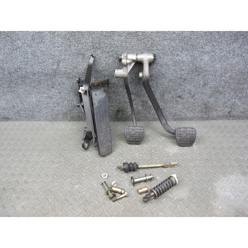 1987-1989 Porsche 928 S4 M/T Manual Clutch Brake Gas Acceleration Pedal Set