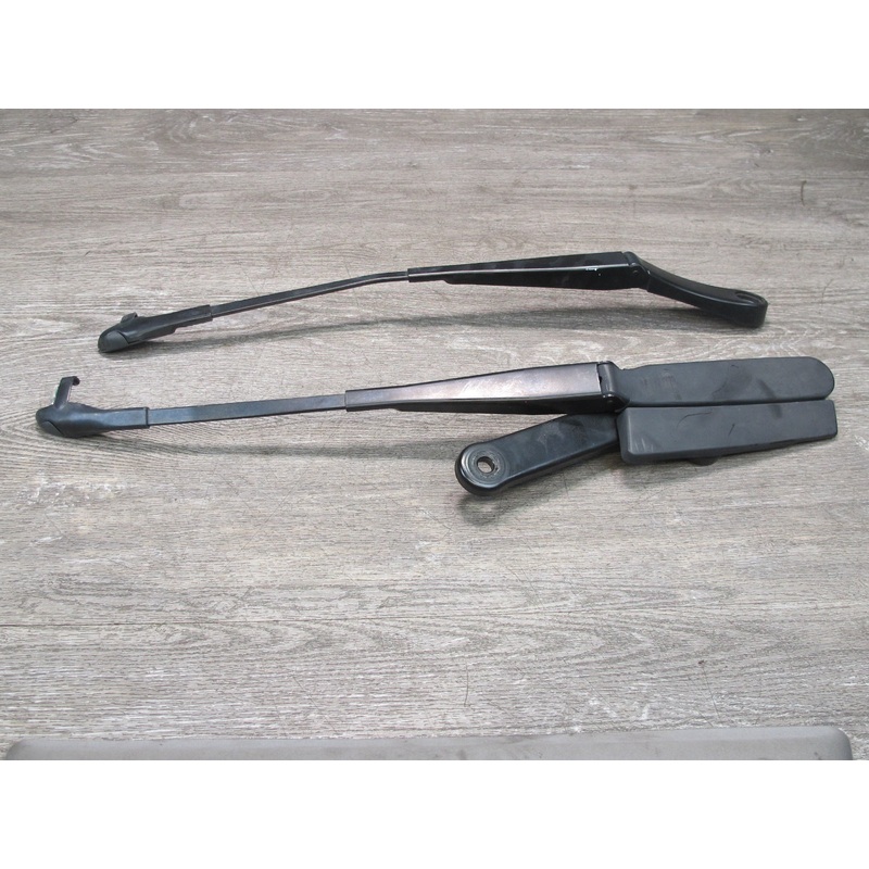 2011-2018 Porsche Cayenne 958 Front Windshield Wiper Arm Left & Right Set of 2