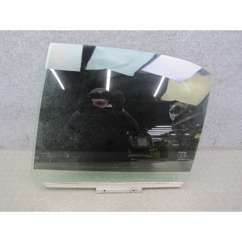 01-05 Lexus JCE10L IS300 Sedan Rear Left Door Glass Window OEM