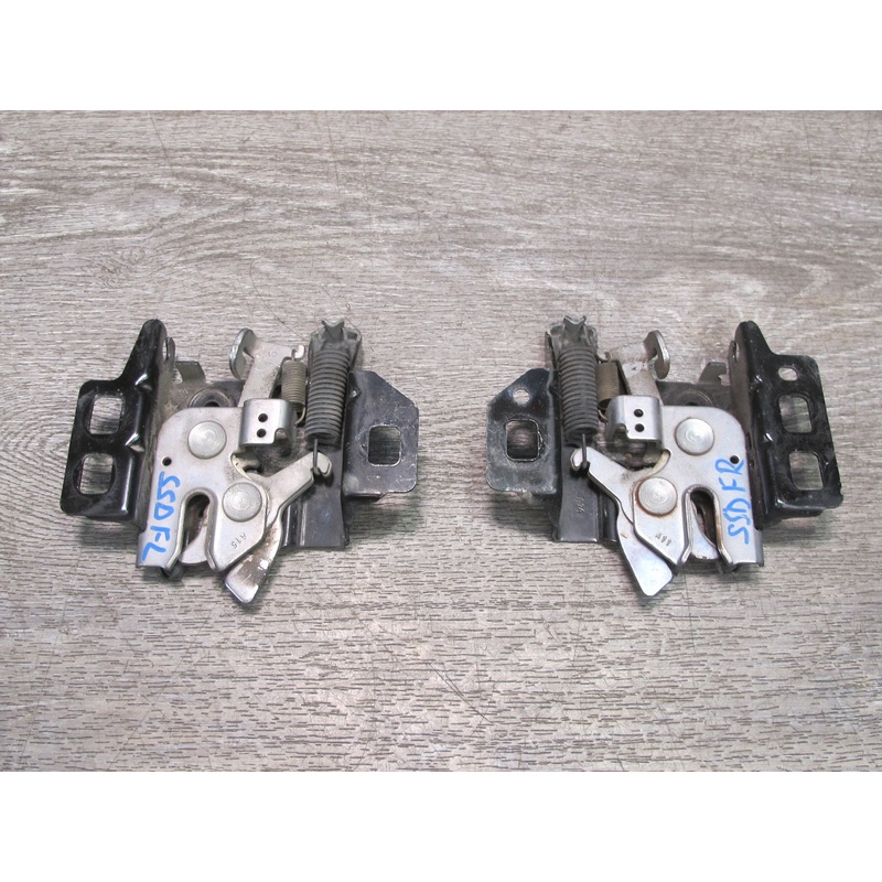 07-10 Saturn SKY Solstice Set of 2 Front Left & Right Hood Lock Latch OEM