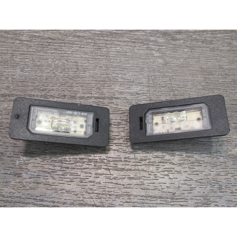 08-14 BMW E70 E71 E72 X6 Set of 2 Rear License Plate Light Lamp OEM