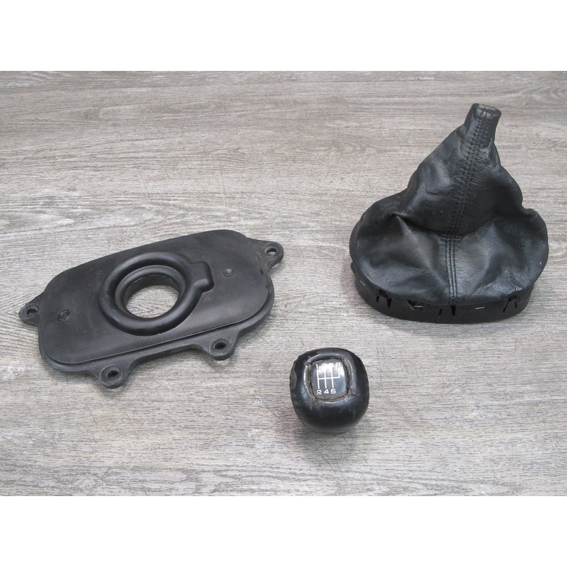 97-04 Chevrolet Corvette C5 M/T Manual Transmission Shifter Boot & Knob OEM