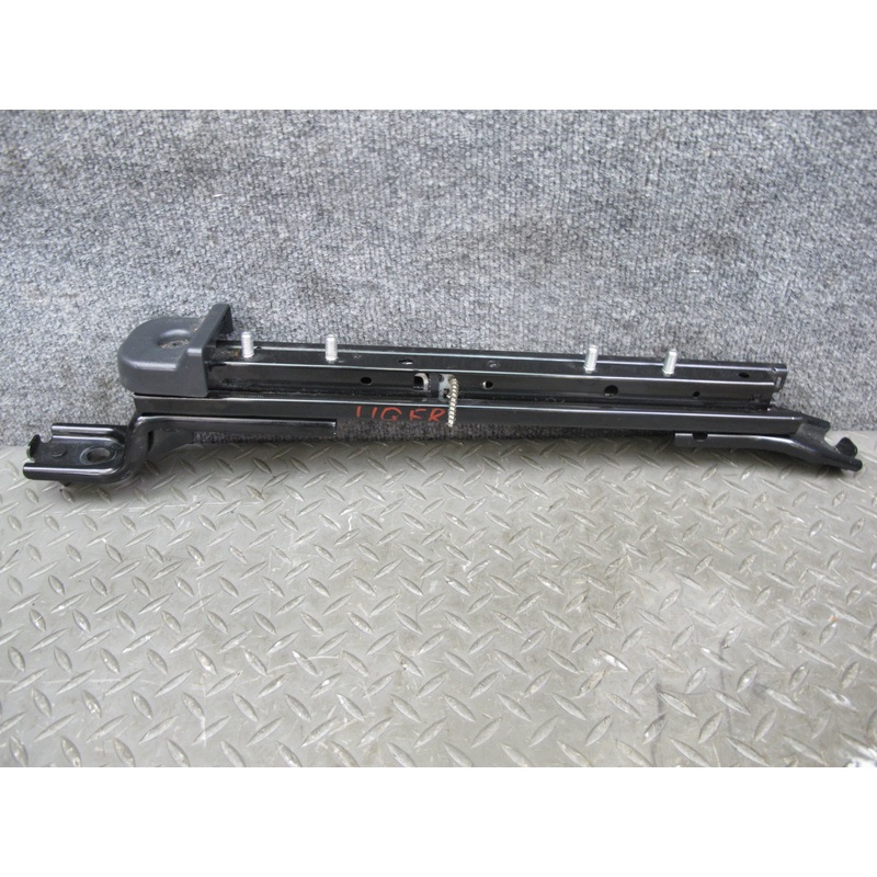 2011-2017 Infiniti QX56 QX80 Front Right Pass Side Seat Lower Track Rail