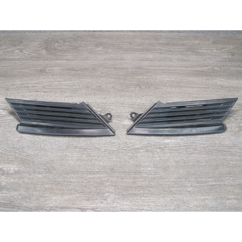 85-89 Toyota MR2 AW15 Rear Left & Right Exterior C-pillar Vent Trim Set OEM
