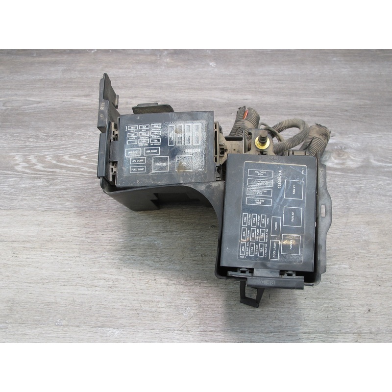 98-02 Chevrolet Camaro Z28 5.7L LS1 A/T Under Hood Fuse Relay Box Module OEM