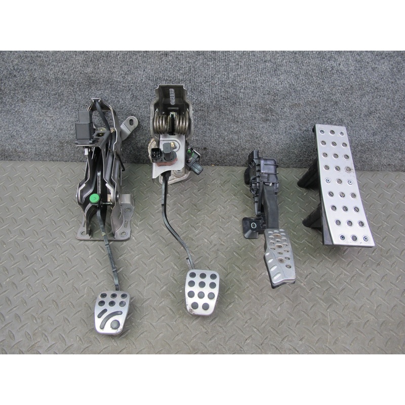 04-11 Mazda RX8 Manual Transmission Acclerator Brake Clutch Dead Pedal Set OEM