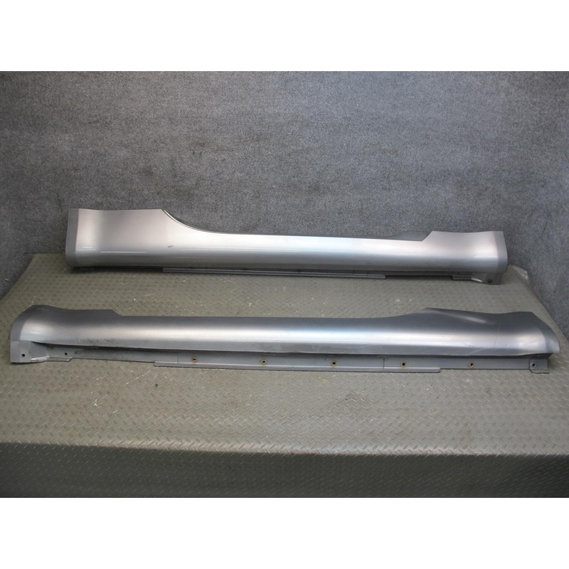 04-06 Nissan 350Z Z33 Conv Right & Left Side Skirt Rocker Panel Molding Set OEM
