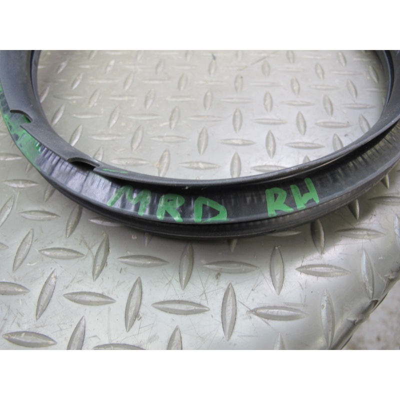 04-08 Mazda RX8 Front Left & Right Door Body Weather Strip Rubber Seal Set OEM