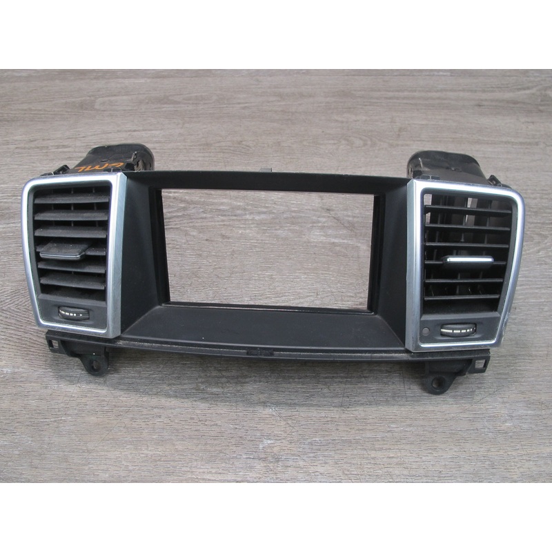 2012-2015 Mercedes W166 Dash Front Center Heater Air Vent 1668300654 OEM