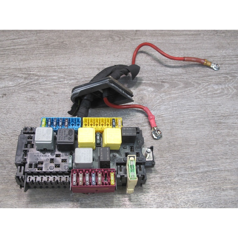2012-2015 Mercedes W166 X166 Engine Bay Junction Fuse Relay Box