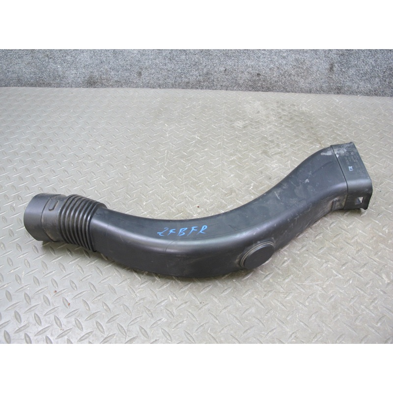 11-16 BMW F07 F10 F11 550i Right Air Intake Hose Pipe Line 7624030 OEM