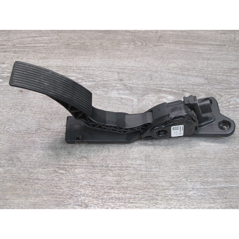 2012-2015 Mercedes W166 X166 Gas Acceleration Pedal 1663000004