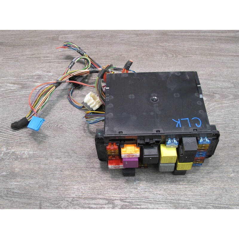 05-11 Mercedes R171 Slk-class Front SAM Fuse Relay Box Module 1715450001 OEM