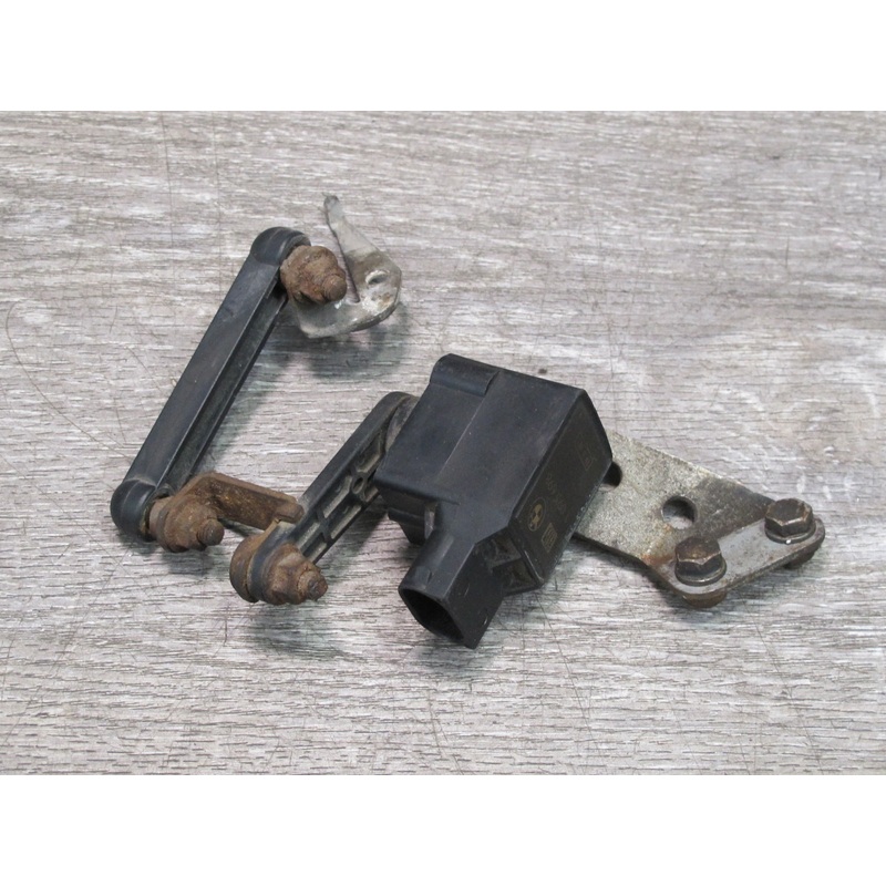 2001-2006 BMW E46 Rear Suspension Height Level Sensor 1093698