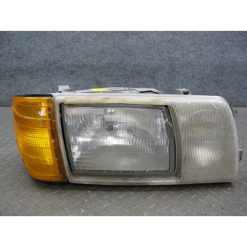 86-91 Mercedes W126 Front Right Halogen Headlight Lamp Assembly OEM