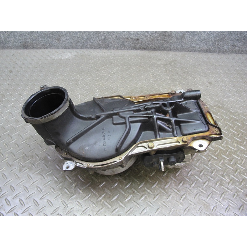 86-91 Mercedes W126 M117 Fuel Injection Distributor Throttle Assy 1161400618
